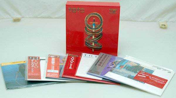 Box contents, Toto - Toto IV Box