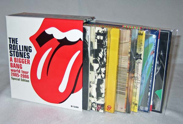Front with contents coming out, Rolling Stones (The) - Bigger Bang: World Tour 2005-2006 (Box set)